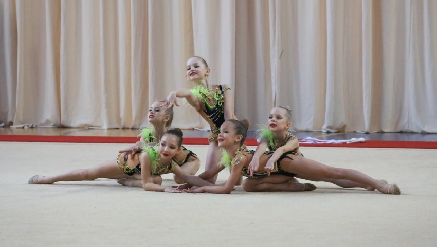 Объявляем набор девочек на занятия художественной гимнастикой в Жуковском!