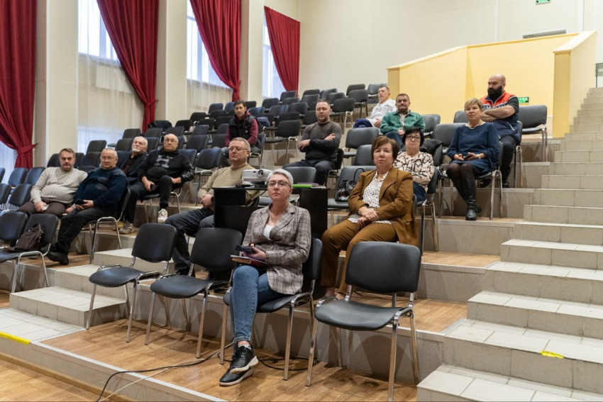 В Жуковском обсудили ход капитального ремонта детской поликлиники и стационарного комплекса