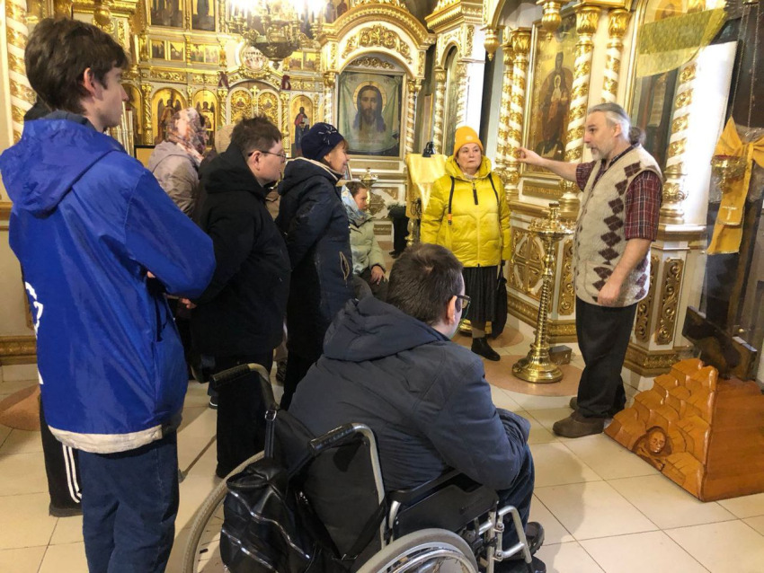 Проект «Свет в окне»: партийный актив продолжает оказывать помощь людям с ОВЗ